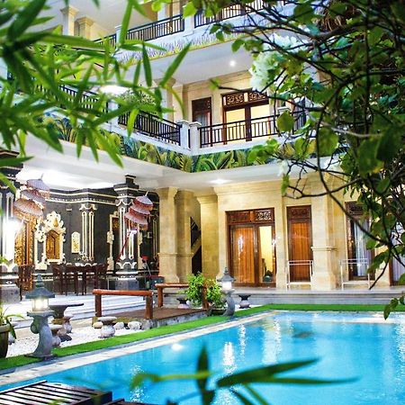 Bali 85 Beach Inn Падангбай Екстериор снимка