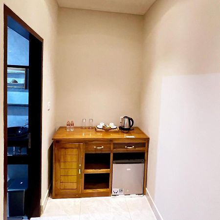 Bali 85 Beach Inn Падангбай Екстериор снимка