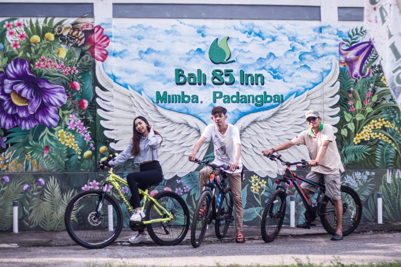 Bali 85 Beach Inn Падангбай Екстериор снимка