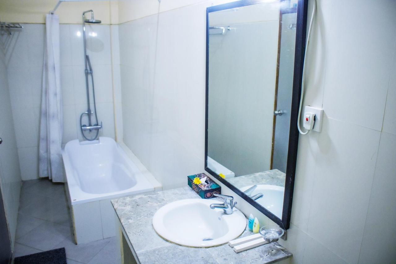 Bali 85 Beach Inn Падангбай Екстериор снимка
