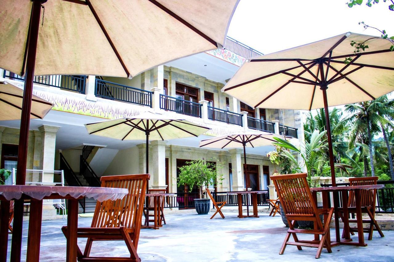Bali 85 Beach Inn Падангбай Екстериор снимка
