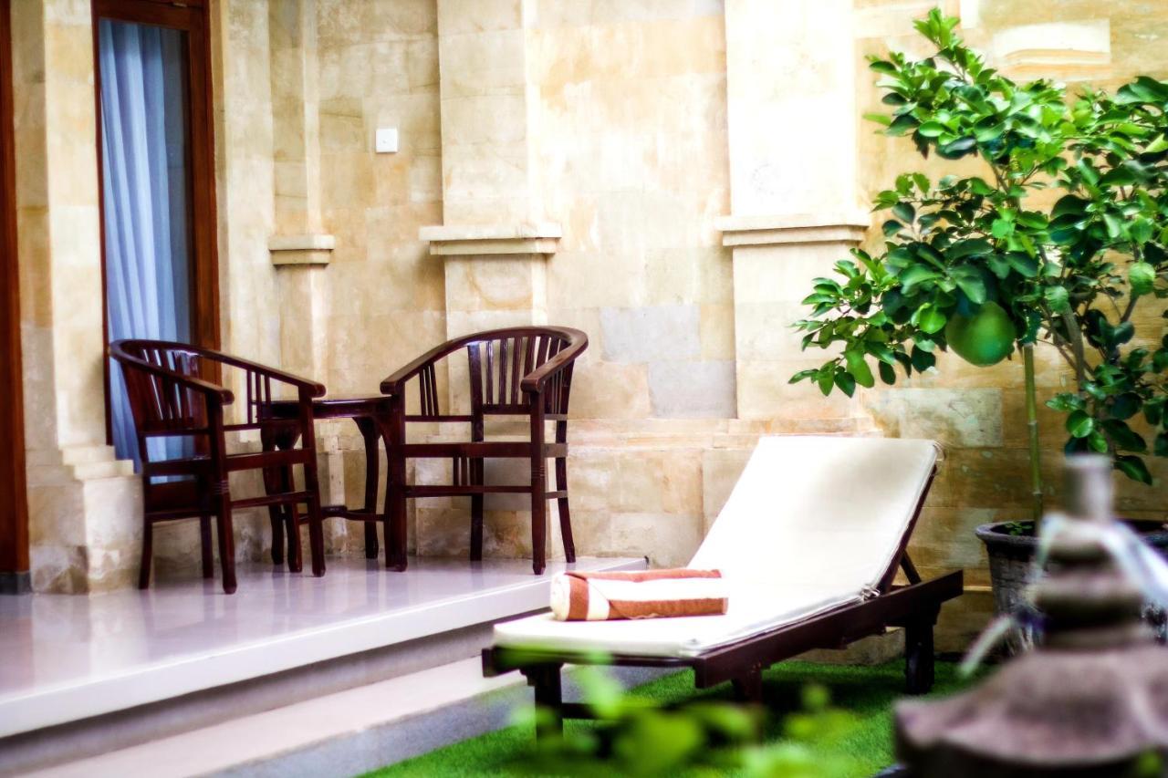 Bali 85 Beach Inn Падангбай Екстериор снимка
