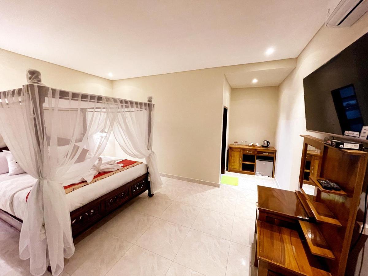 Bali 85 Beach Inn Падангбай Екстериор снимка