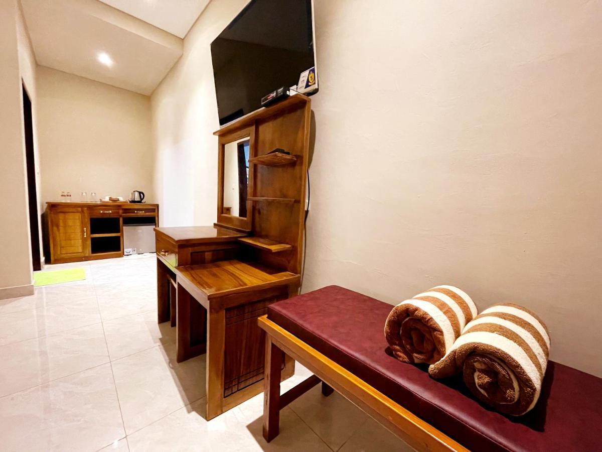 Bali 85 Beach Inn Падангбай Екстериор снимка