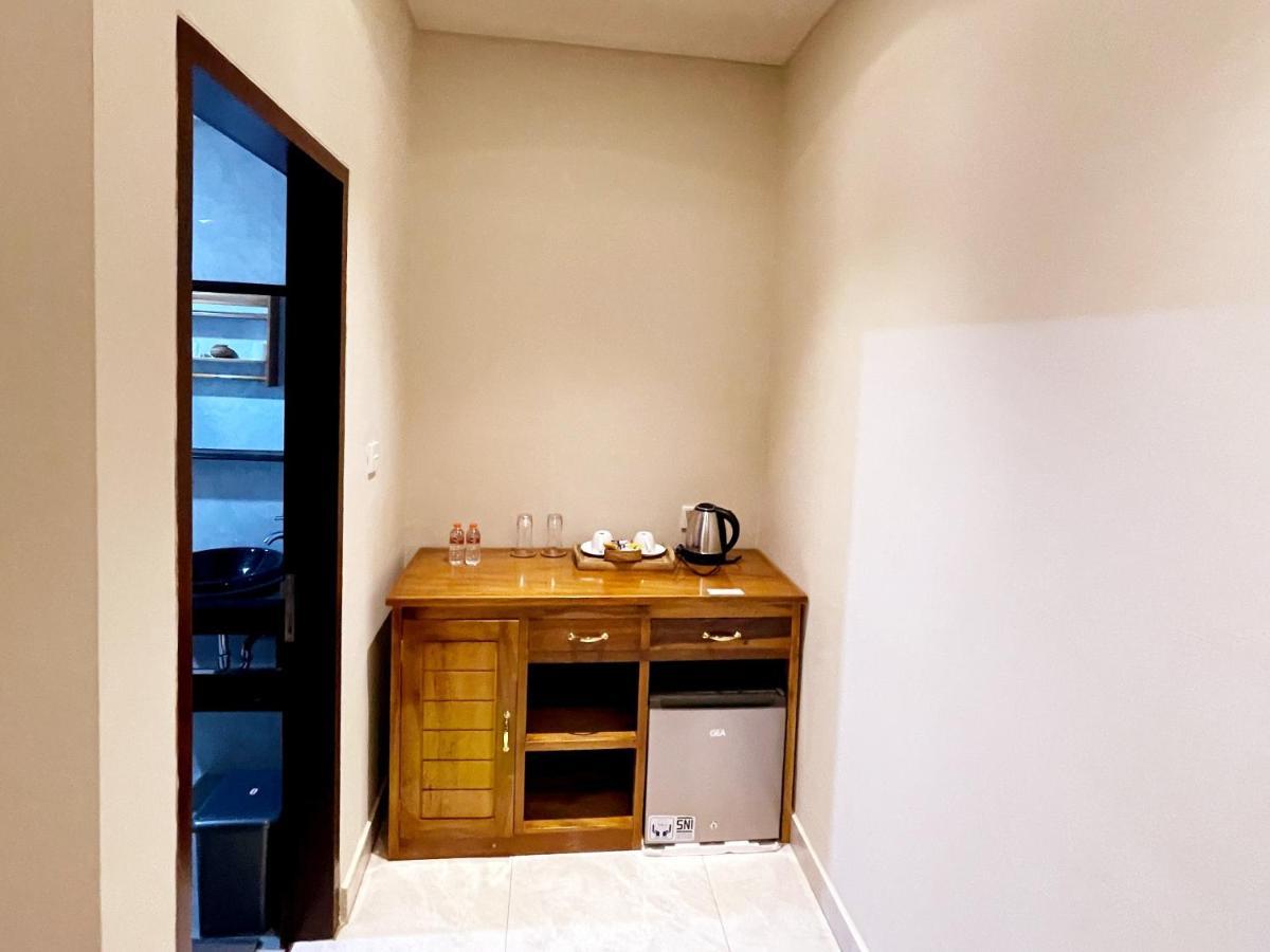 Bali 85 Beach Inn Падангбай Екстериор снимка